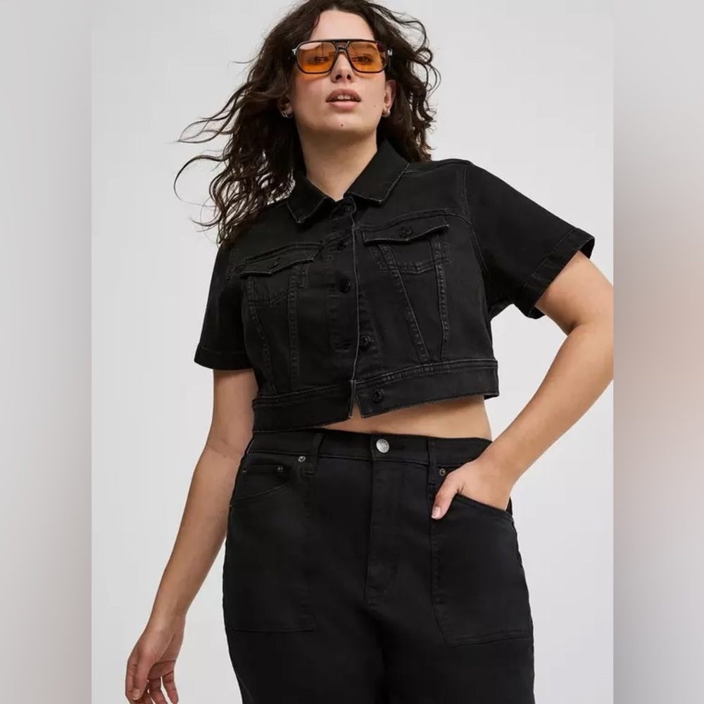 NWT Denim Short Sleeve Cropped Trucker Torrid 1 - Picture 4 of 5